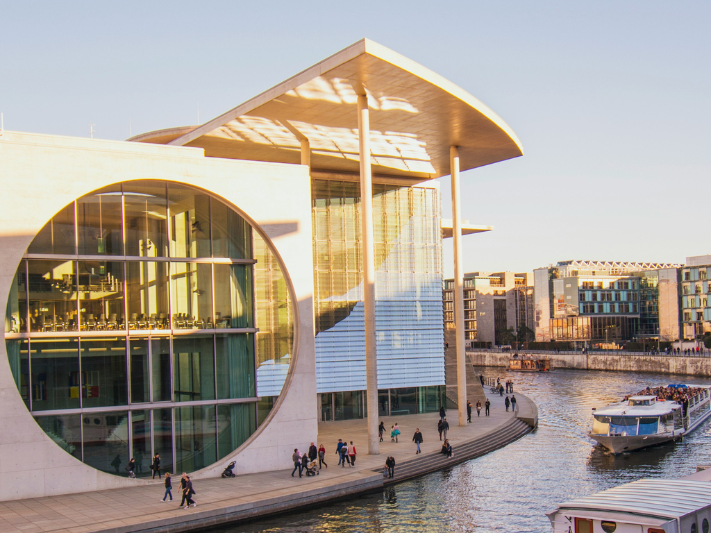 Spree und Bundeskanzleramt